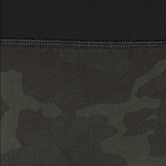 Lululemon SPEED UP SHORT *2.5" . Incognito Camo Multi Gator Green/Black . Size 6 - Picture 8 of 16